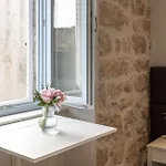 Apartament Amoroza