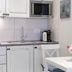 Apartament Amoroza *
