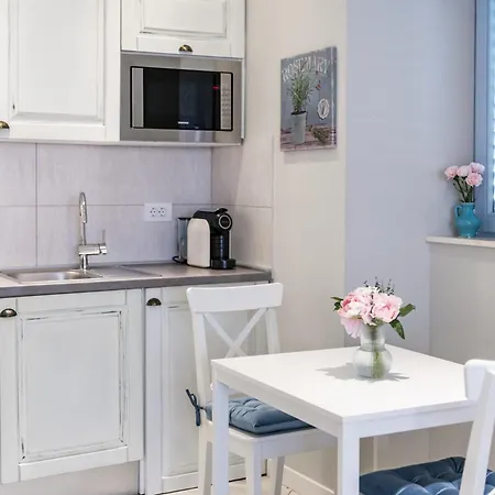 Apartment Amoroza *
