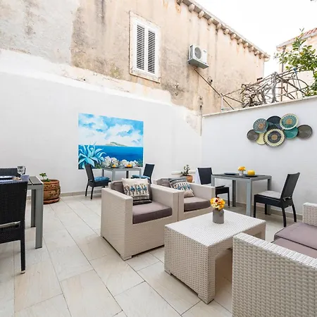 Amoroza Apartment *