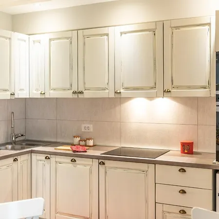 Amoroza 公寓 察夫塔特